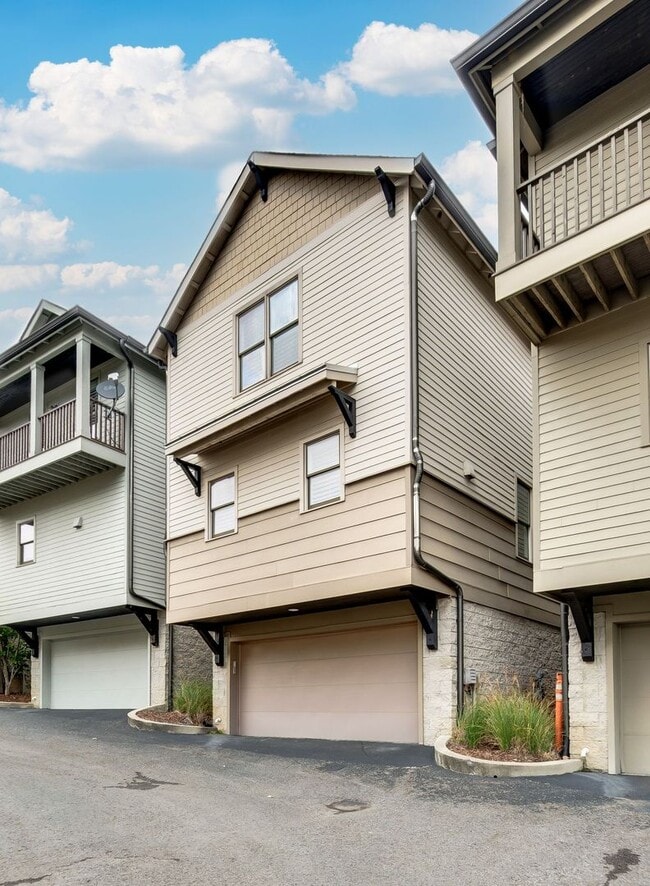 Building Photo - Awesome 3BR/3.5BA Craftsman Cottage in Chesterfield!