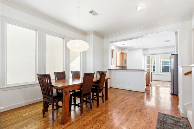 Building Photo - 1408 Rosedale St