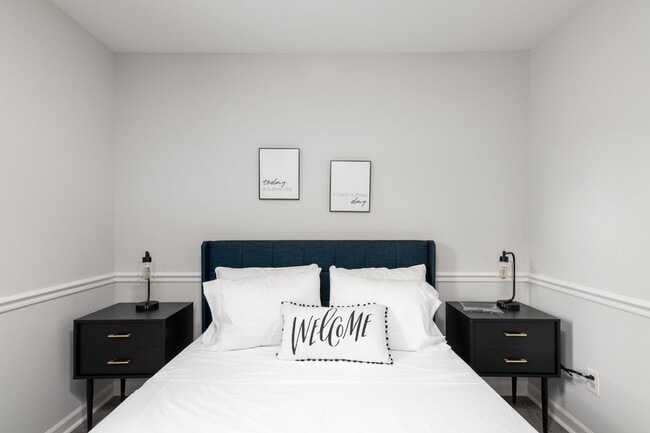 Building Photo - Charming 3 Bedroom Home with Modern Features and Spacious Outdoors!