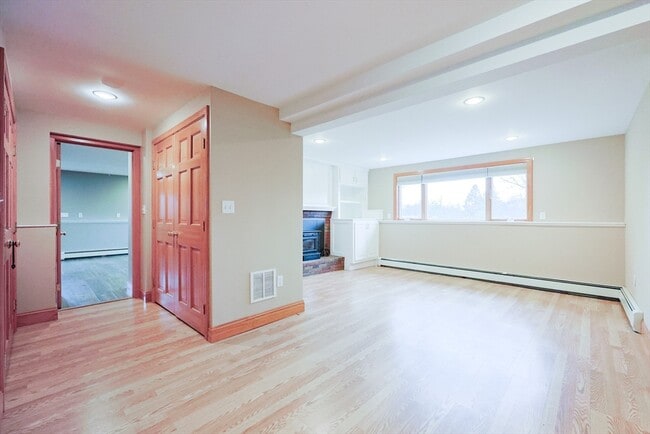 Building Photo - 68 Greene St