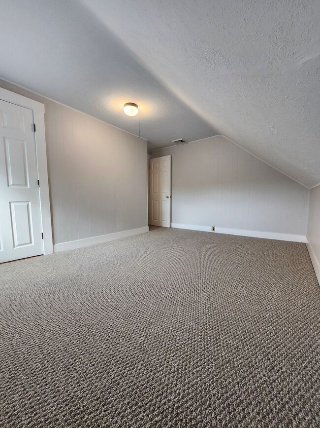 Building Photo - 292 Union St