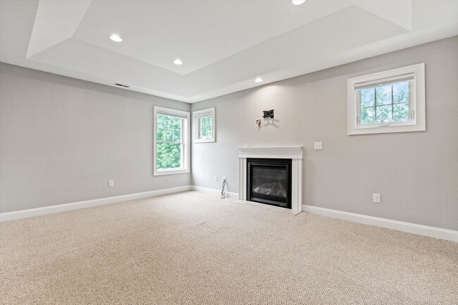 Building Photo - 30 Daylily Ln