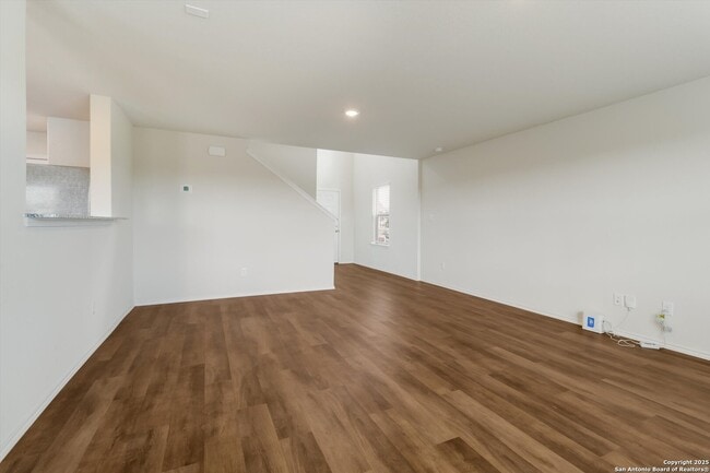 Building Photo - 414 Retama Pass