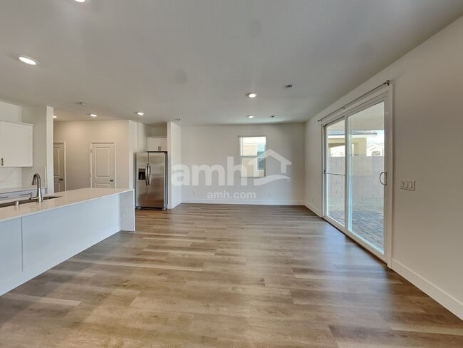 Building Photo - 9549 Harkes Dr