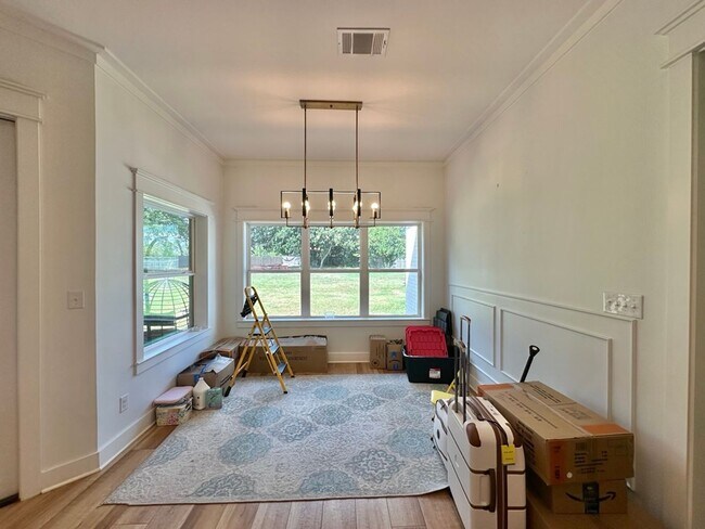 Building Photo - 15849 Avery Ln