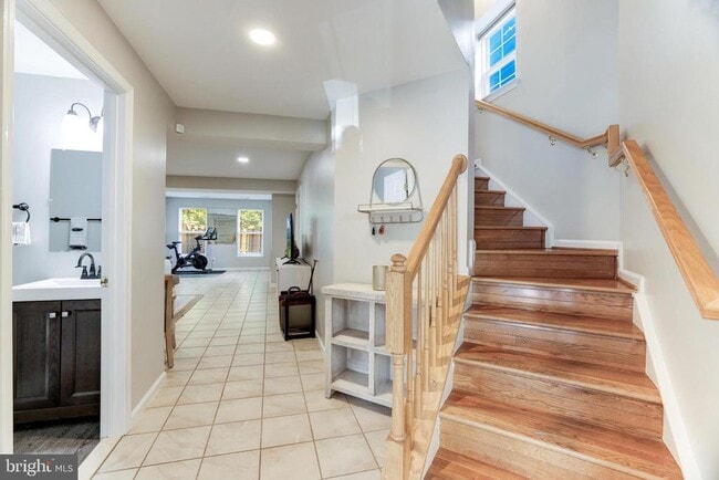 Building Photo - 2520 Banshire Dr