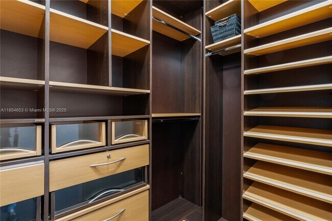 Building Photo - 17875 Collins Ave