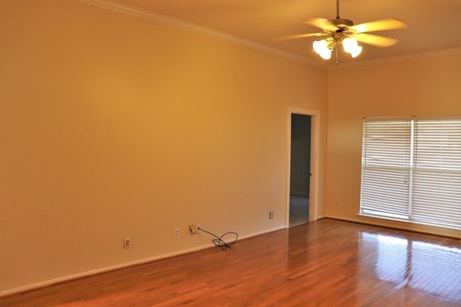 Building Photo - Lovely 3 bedroom 2 bath home for lease in ...