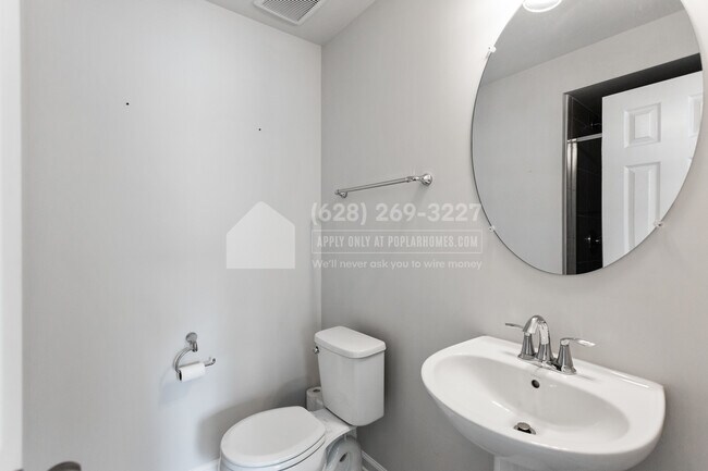Building Photo - 7113 Rowlock Aly