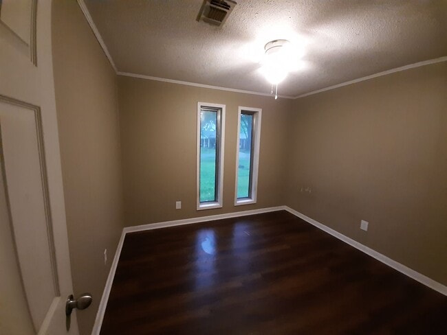 Building Photo - 205 Jim Denton