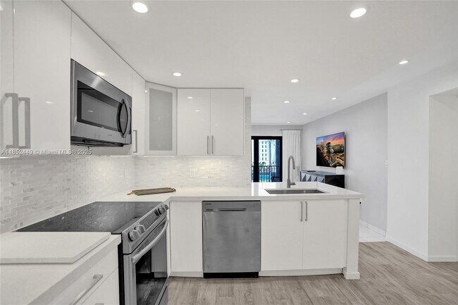 Building Photo - 1201 S Ocean Dr