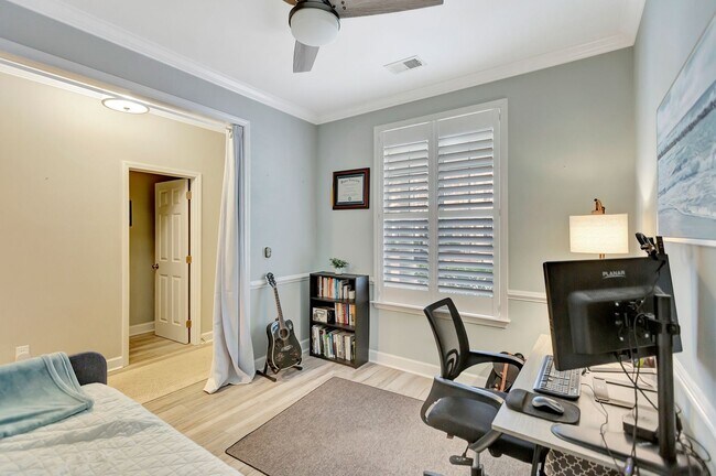 Building Photo - Immaculate Townhome in Dunes West