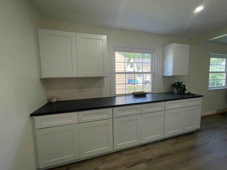 Lot of counter space to work - 334 Chase Rd