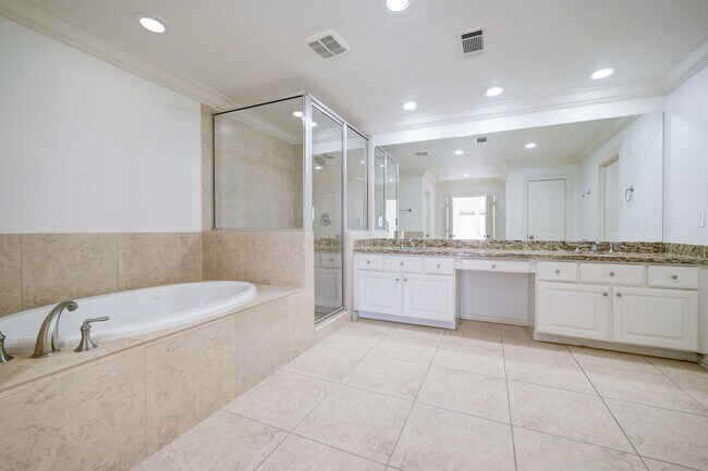 Building Photo - 14470 Summerleaf Ln