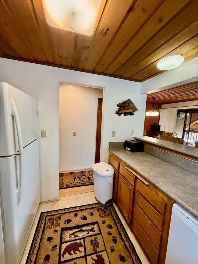 Building Photo - Fully Furnished 2BD/2BA Mountain Townhome | Cozy Pellet Stove | Parking Included