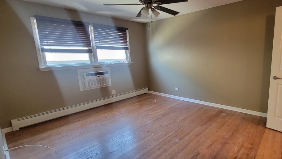 Building Photo - 6105 N Wolcott Ave