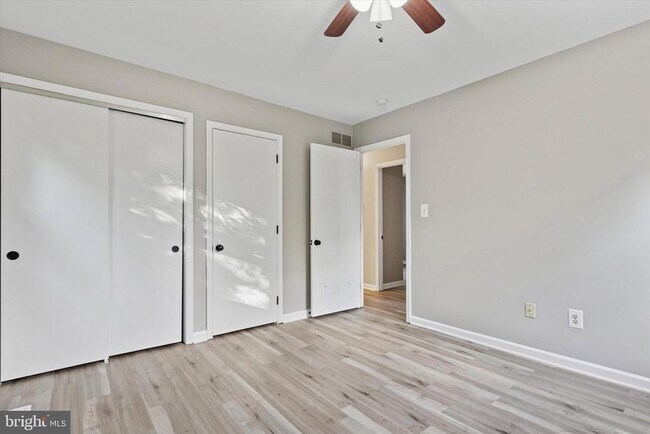 Building Photo - 136 S Lloyd Ave
