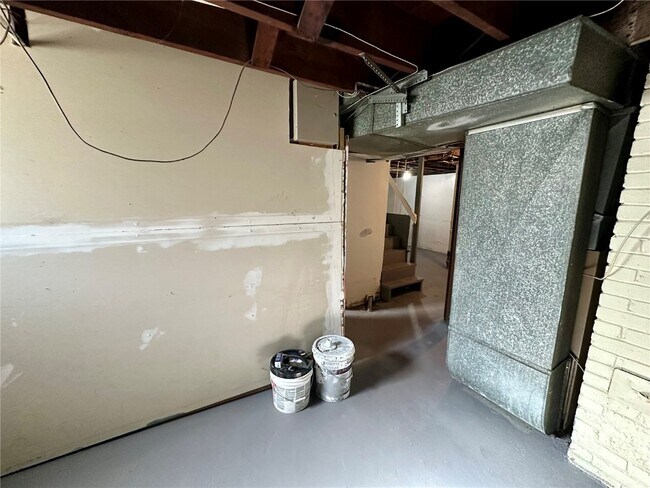 Building Photo - 7121 Lamont Dr