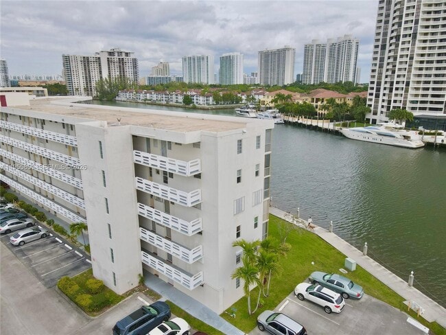 Building Photo - 3030 Marcos Dr