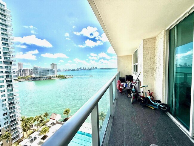 Building Photo - 1155 Brickell Bay Dr