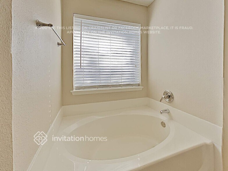 Building Photo - 8004 Mourning Dove Dr