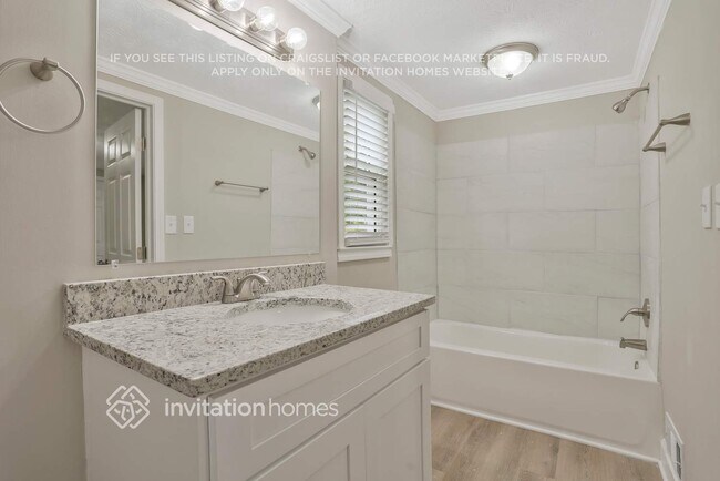 Building Photo - 692 Barnes Dr