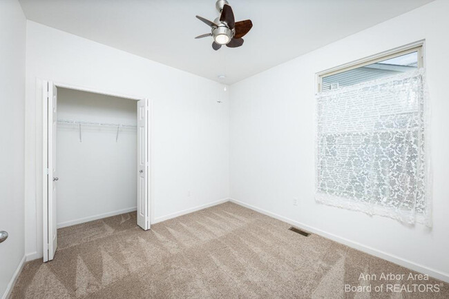 Building Photo - 8389 Ardmoor Dr