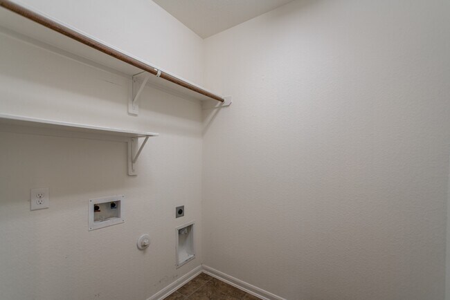 Building Photo - 74 S Sawbridge Cir