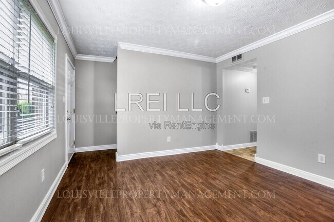 Building Photo - 621 Westport Rd