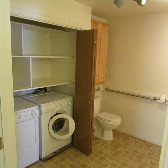 Laundry area, in accessible bthrm - 2130 Frances St
