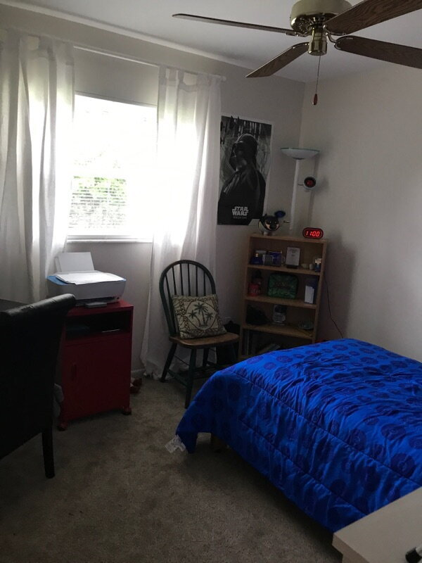 Building Photo - 5-Bedroom Pool Home with 2 Full Baths - Spacious 2373 Sq Ft Home in Englewood's Prime Location!"