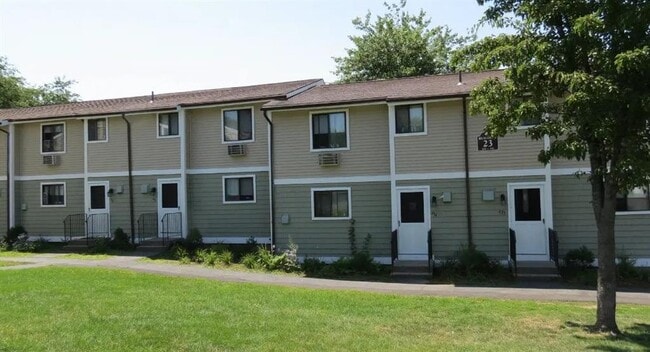 Building Photo - 360 1/2 Tokeneke Rd