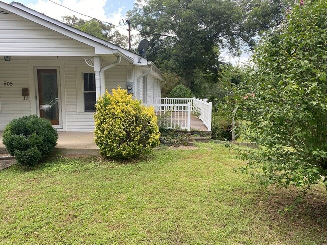 Building Photo - 505 Howard Pl