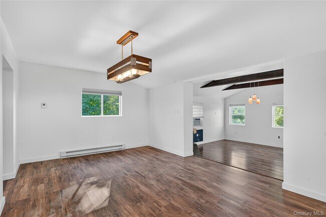 Building Photo - 9 Wickes Ln