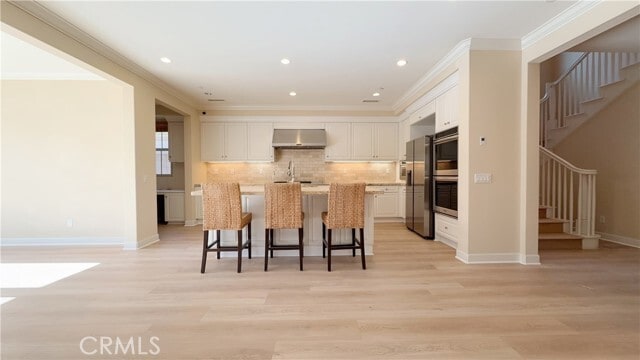 Building Photo - 22 Statuary