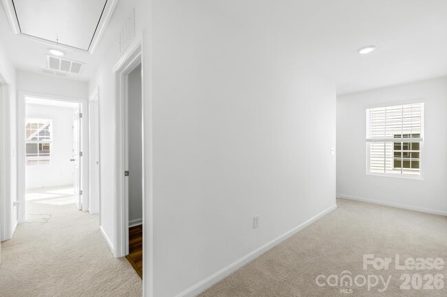 Building Photo - 544 Sand Dunes Dr