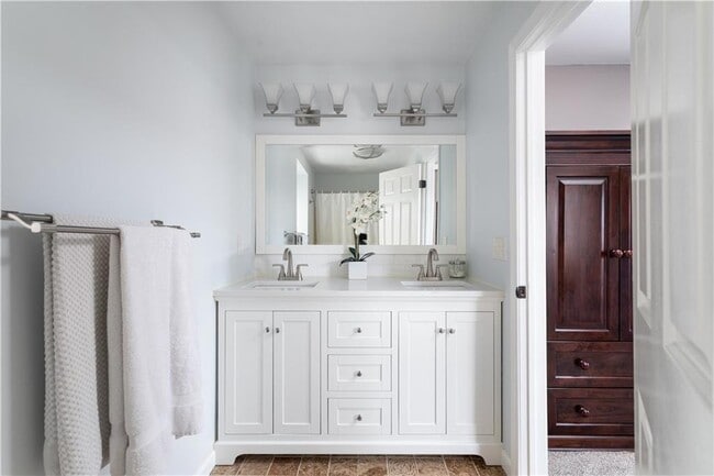 Building Photo - 45 Windstone Dr