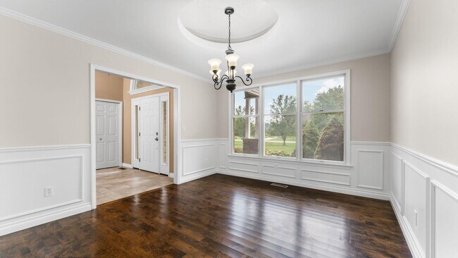 Building Photo - 9069 Emerson Dr