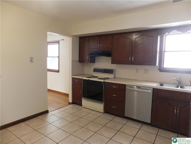 Building Photo - 1207 Kressler Rd