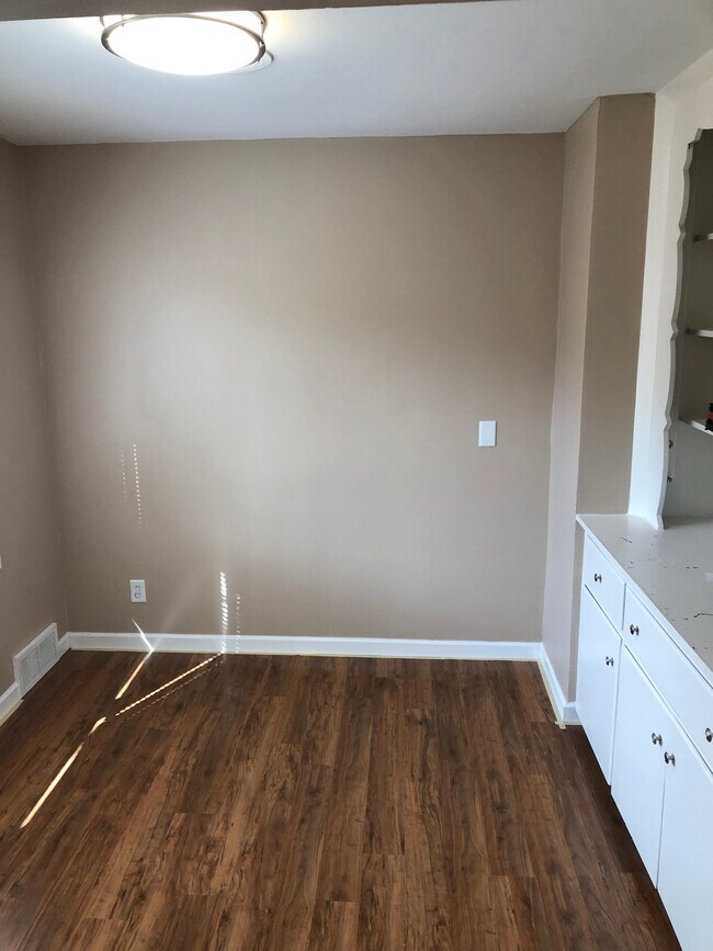 Building Photo - 6506 N 36th St