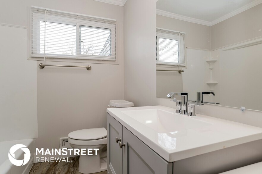 Building Photo - 1322 Kiowa St