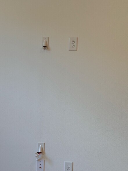 Wall mounted tv hookup - 4809 Lunker St