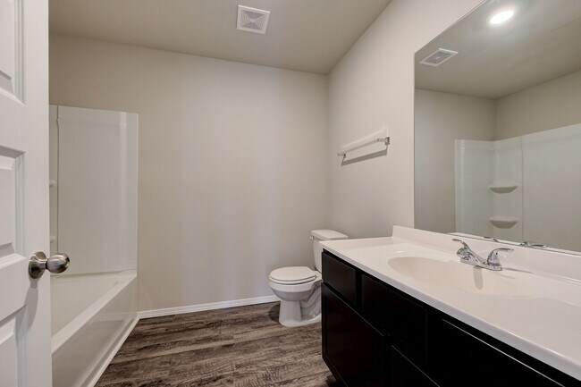 Building Photo - BRAND NEW! 4 Bed 2 Bath Home in Newcastle!