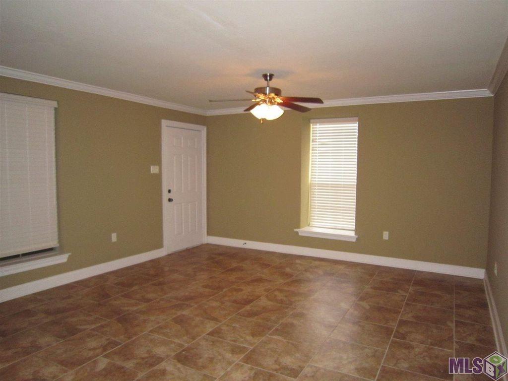 Building Photo - 1290 Park Boulevard # 131