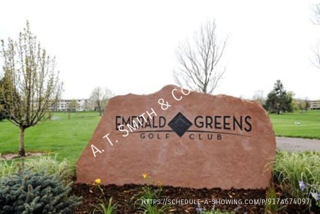 Building Photo - 710 S Clinton St