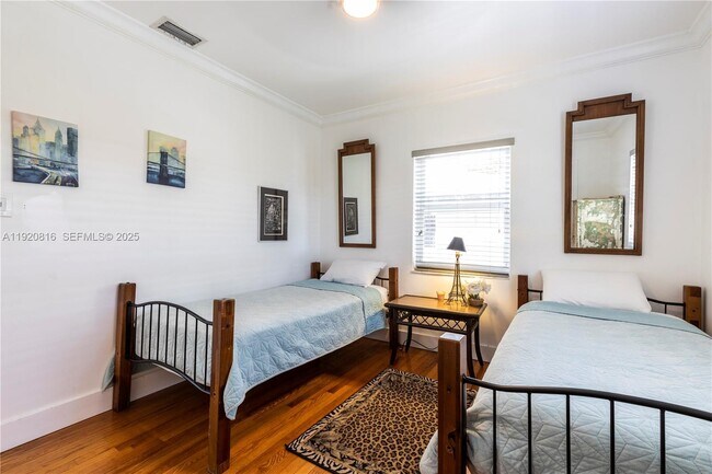 Building Photo - 753 NE 81st St