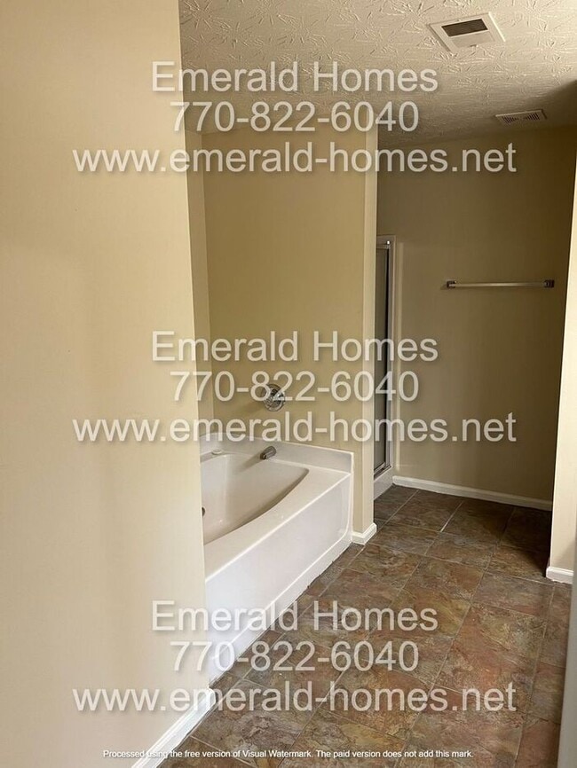 Building Photo - Now Ready!!! 3 bedroom home in sought out Austell city!!!