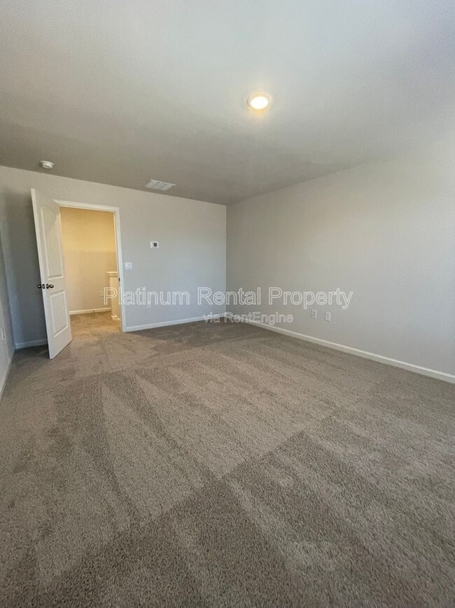 Building Photo - 56 Rustin Rdg