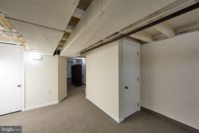 Building Photo - 423 N Orange St