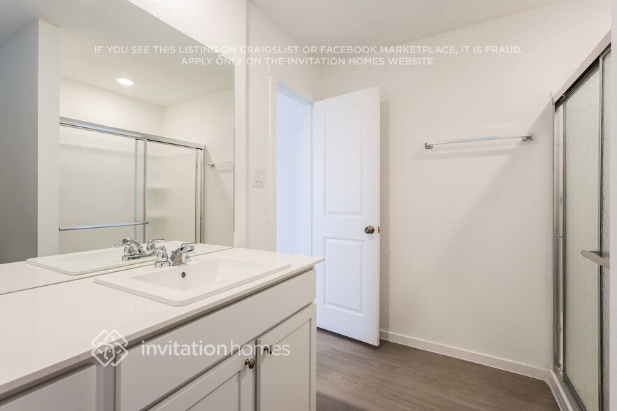 Building Photo - 741 Llano Sky Trl